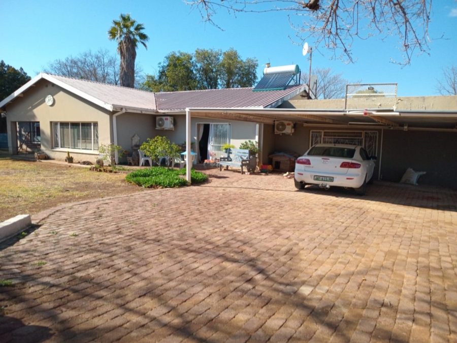 4 Bedroom Property for Sale in Christiana North West